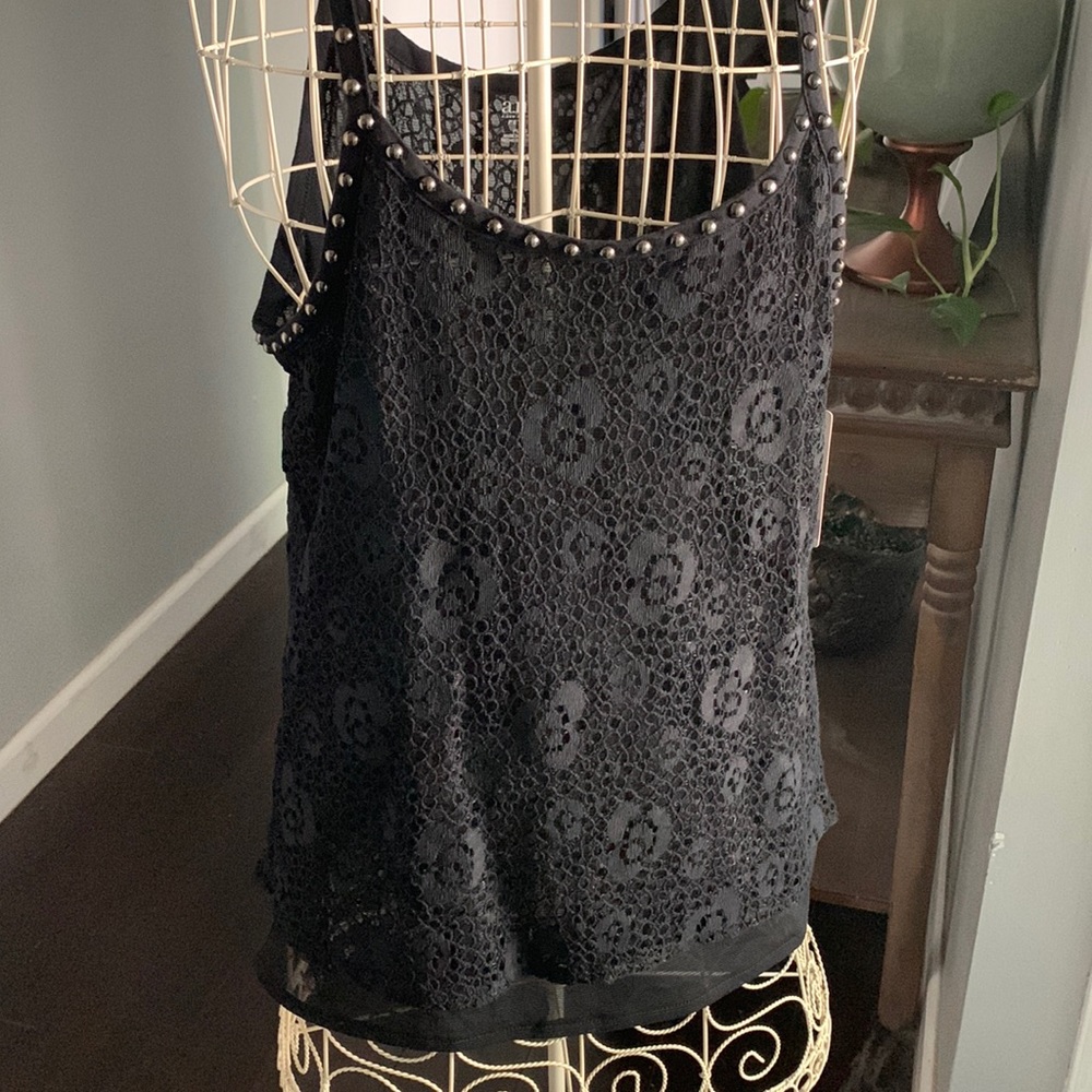Ana tank lined with stretch lace outer